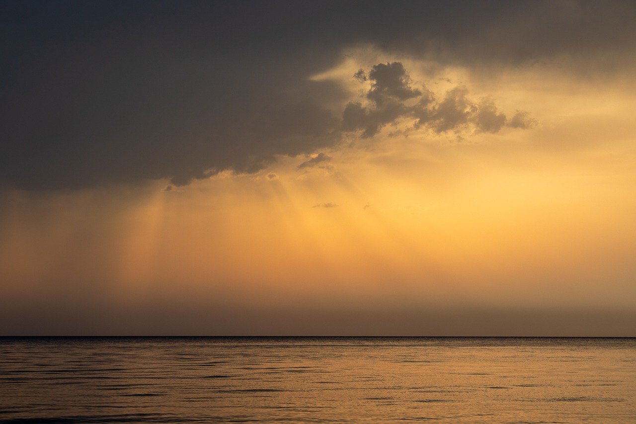 clouds, sea, sunset-7341398.jpg